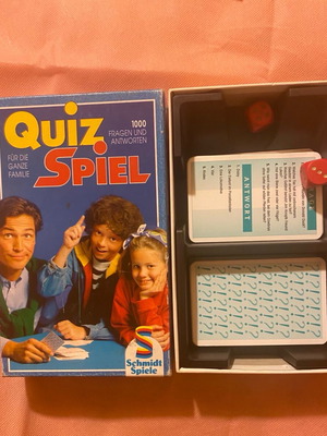 Quiz Spiel board game used with German quiz