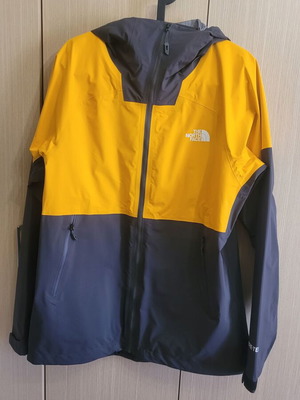 The North Face Gore-Tex Mountaineering Jacket L with Hood and Vents