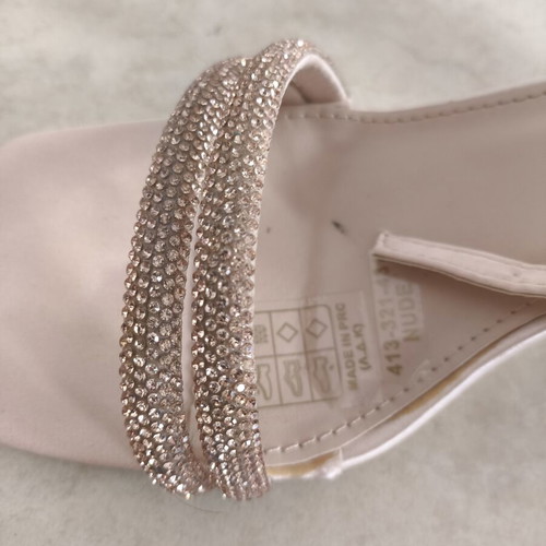 Franchesca Moretti sandals size 39 like new, beige satin with rhinestones
