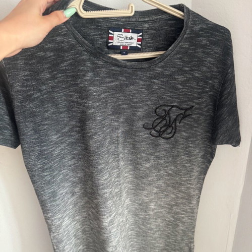 Sik Silk men's t-shirt small in excellent condition