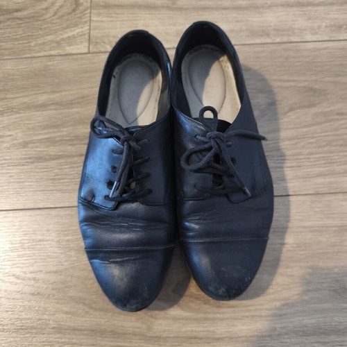 Clarks leather oxfords size 39 used, black