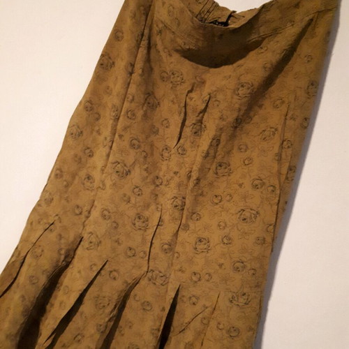 Skirt like new, sizes M and L