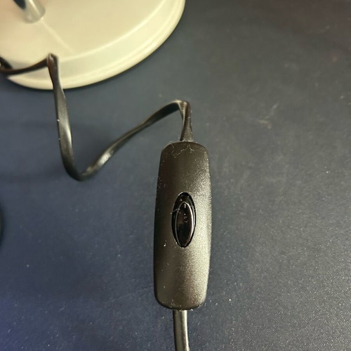Table lamp DSL042 like new for desk lighting