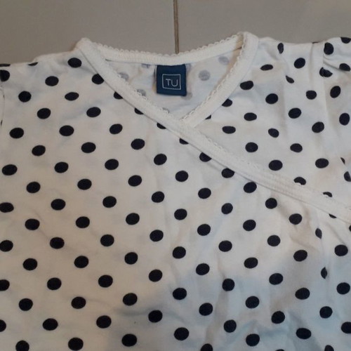 TU t-shirt used for 12-18 months