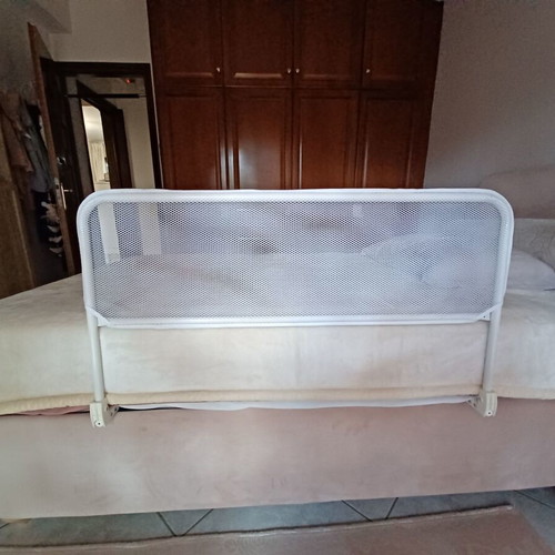 Child Bed Safety Guard like new