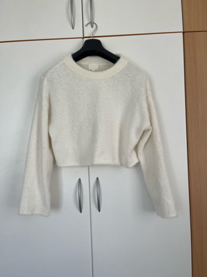 H&M fuzzy crop top new, white, size M