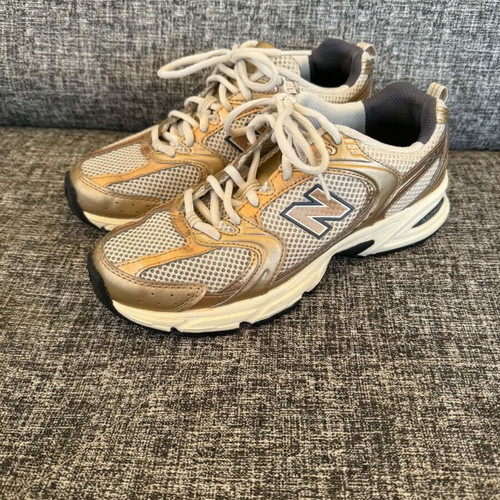 New Balance 530 women's athletic shoes size 38, like new, beige gold