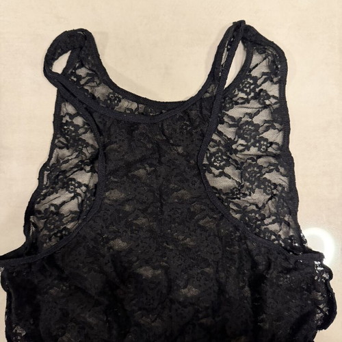 Black lace crop top, XS