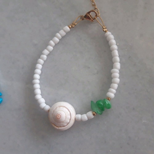 Set of two bracelets with shell like new