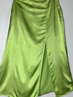 Φούστα H&M midi πράσινη, 100% βισκόζη, σαν καινούργια, μέγεθος EU 38