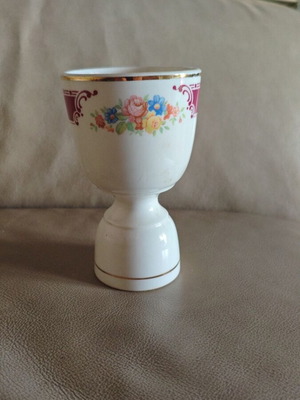 Vintage egg cup like new, collectible Homer Laughlin Majestic
