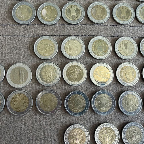 Euro Coin Collection like new, 303 coins from 18 countries