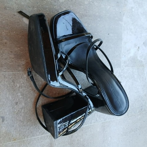Bershka Black High-Heeled Sandals Like New, Size 39