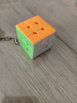 Rubik's Cube keychain like new