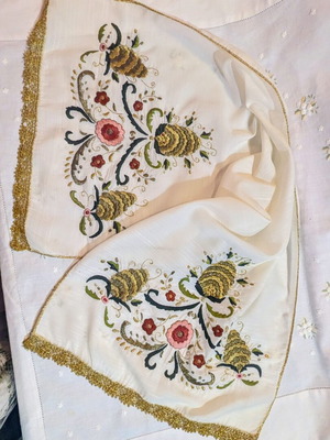 Handmade Sehmen Tsevres Table Runner 107x44 cm with Pinecone Embroidery