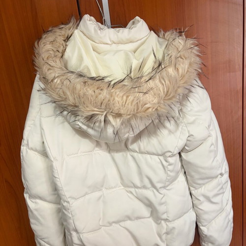 Bershka white jacket used with fur hood, size L