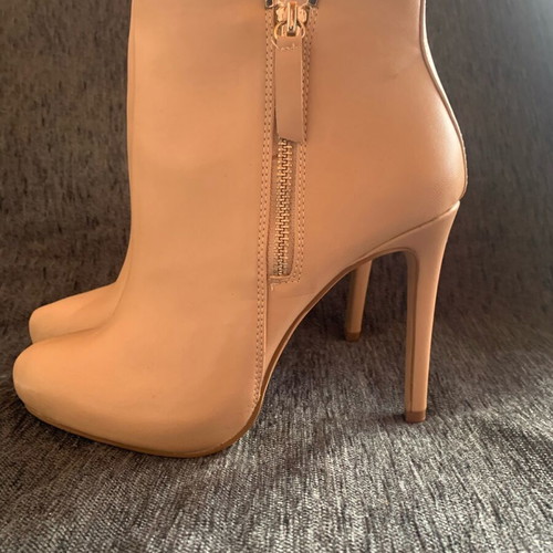 Zara beige boots new with metallic details