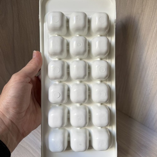 Ice cube tray from Pitsos fridge