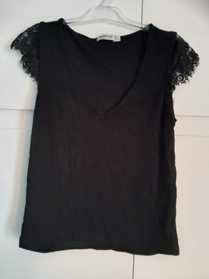 Stradivarius blouse with lace on shoulders used, black, size M
