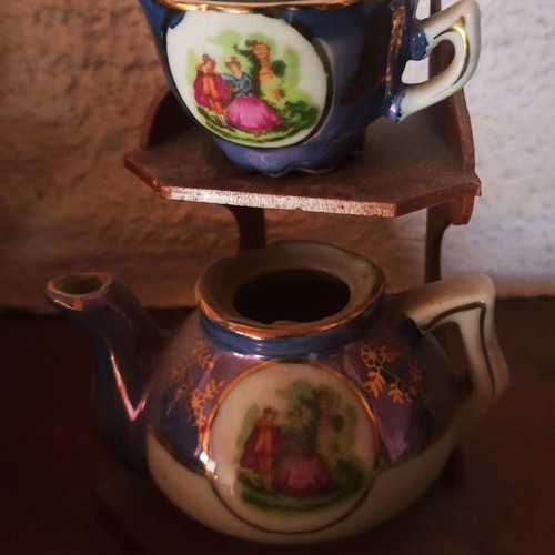 Decorative teapot small in perfect condition