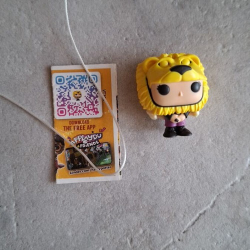 Luna Lovegood Kinder Joy figure like new with paper and string