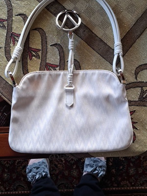 Valentino Garavani Mini Bag SS68 Collection like new, white handbag