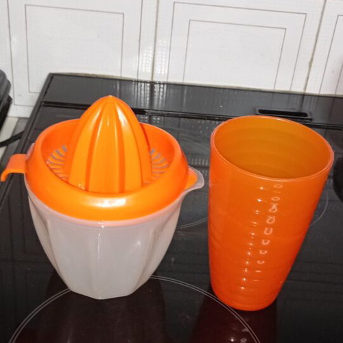 Lemon squeezer and glass new, orange color set