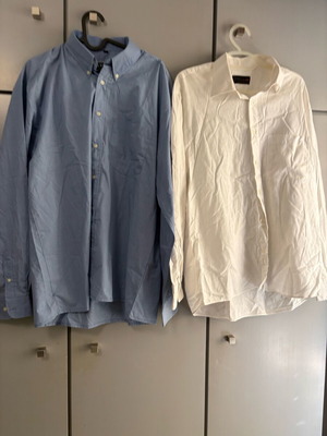 Set of 2 men's dress shirts Large Ventini & Pregolf like new, white and blue