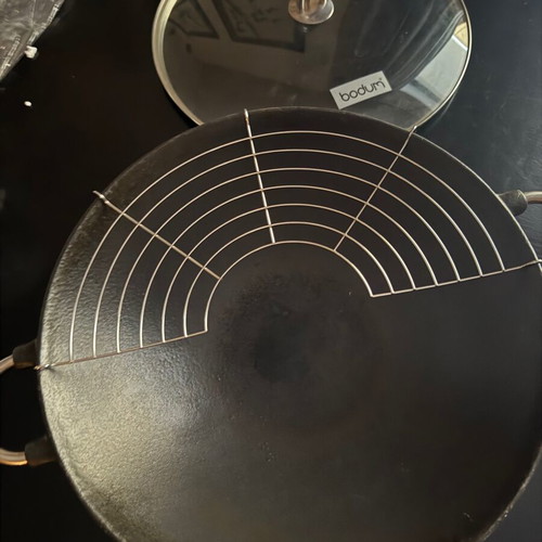 Bodum cast iron wok 37cm with lid and rack, like new