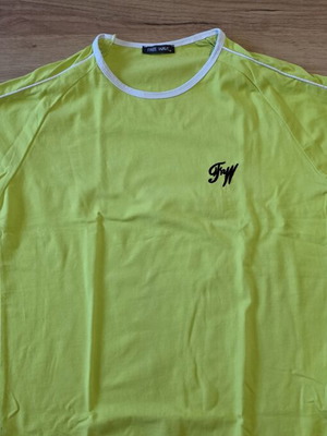 Free Wave short-sleeve t-shirt like new, medium, green fluorescent