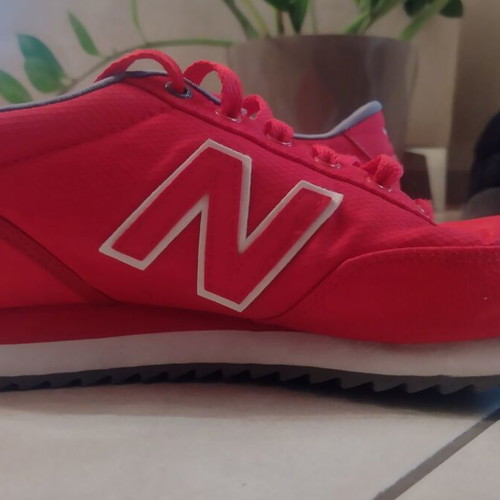 New Balance men's athletic sneakers used, size 41.5, red and white