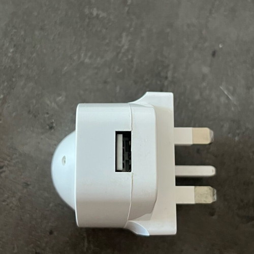 Travel adapter UK to USA (Type B) like new