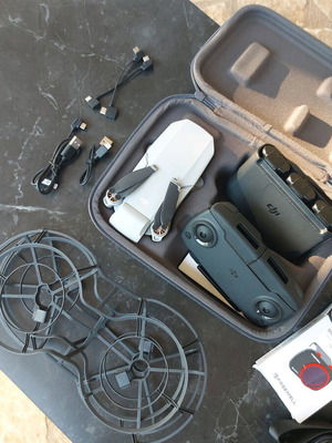 DJI Mavic Mini Fly More Combo дрон бял/сив като нов с аксесоари