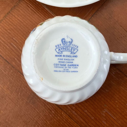 Aynsley Cottage Garden tea set 12 pcs bone china like new