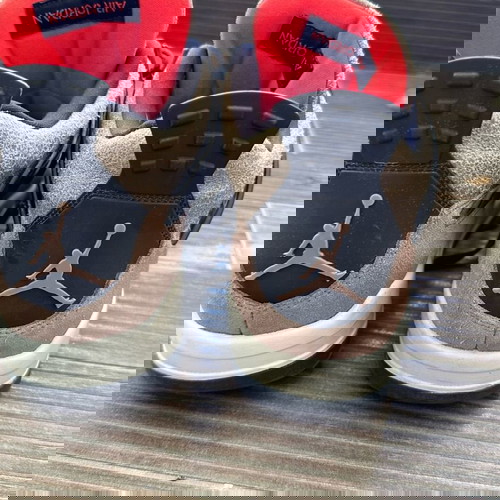 Jordan 4 taper haze