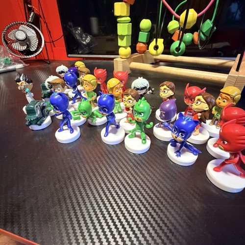 30 Pj Masks figures with stamp, collectible set