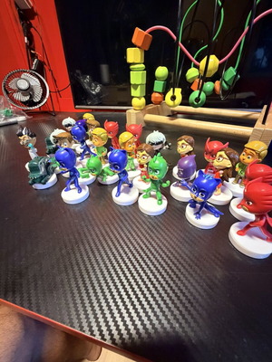 30 Pj Masks figures with stamp, collectible set