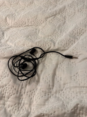 Ακουστικά 3,5 mm jack μεταχειρισμένα, μαύρα σε άριστη κατάσταση