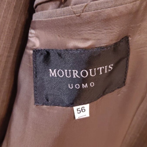 Men's suit new with 2 ties gift khaki-brown