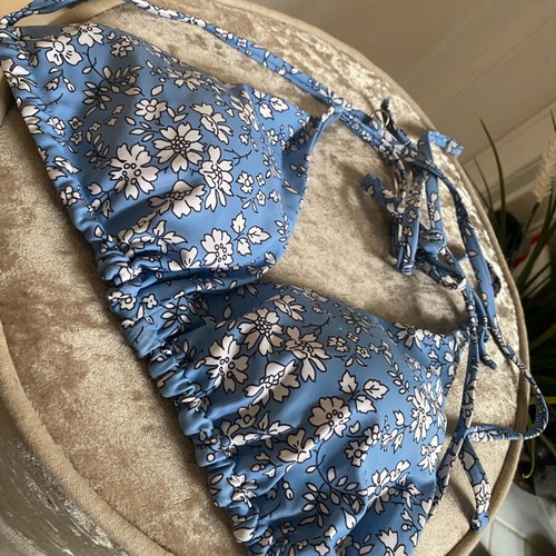 Zaful swimwear top medium size blue floral like new