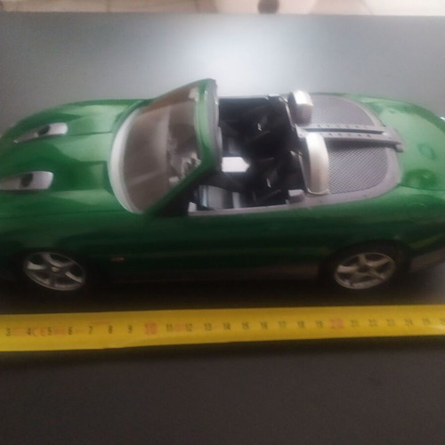 Collectible Jaguar XKR Roadster James Bond 007 car like new