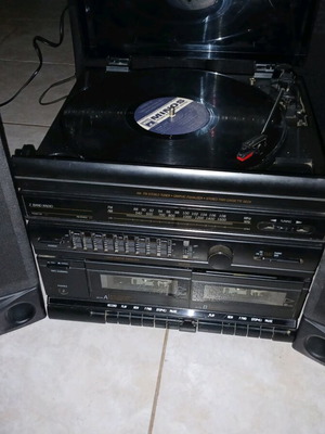 Silver fk10 used turntable and radio with speakers