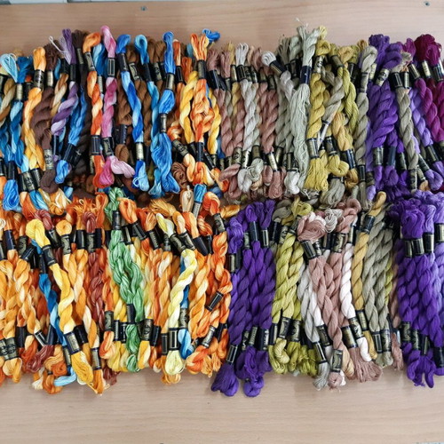 Lot package with threads, hoops, moulinés, pins, lace yarn, knitting needles new