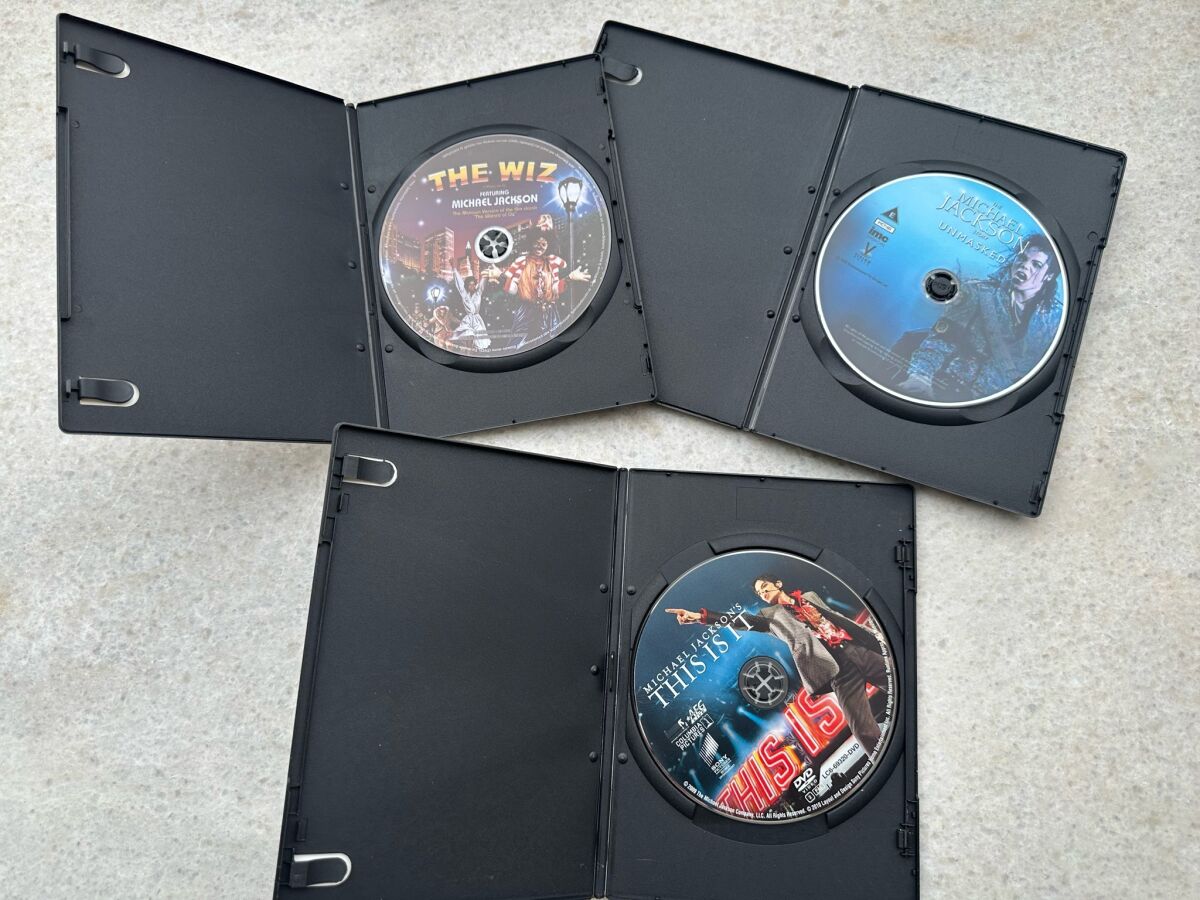 Michael Jackson pack 3 DVDs and 2 CDs… - € 35,00 - Vendora.cy