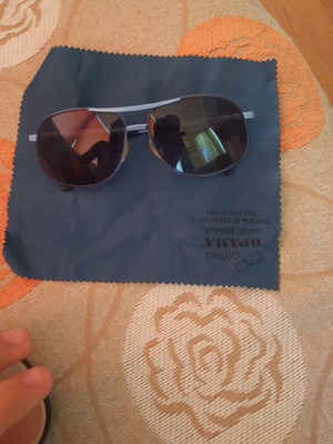 Sunglasses with case and cleaning cloth, turquoise