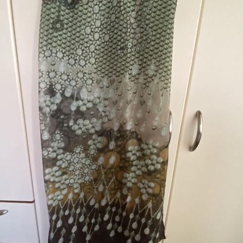 Lynne scarf like new, green and brown