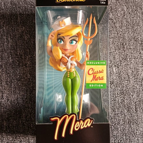 DC Bombshells Classic Mera collectible vinyl figure like new