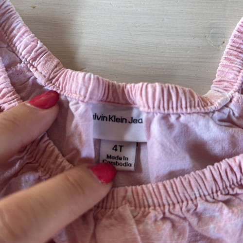Calvin Klein skirt and blouse set for 4 years like new, white and pink