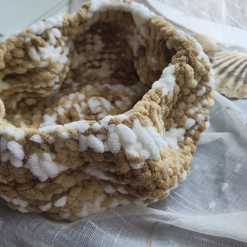 Handmade soft yarn basket in golden brown and white spots, new