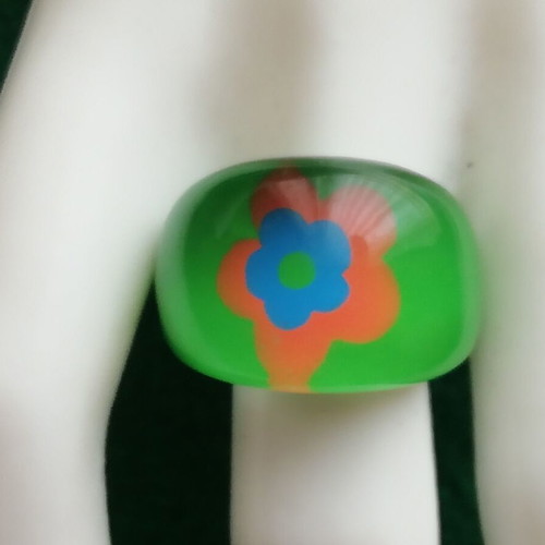 Blown glass sun ring in green color new